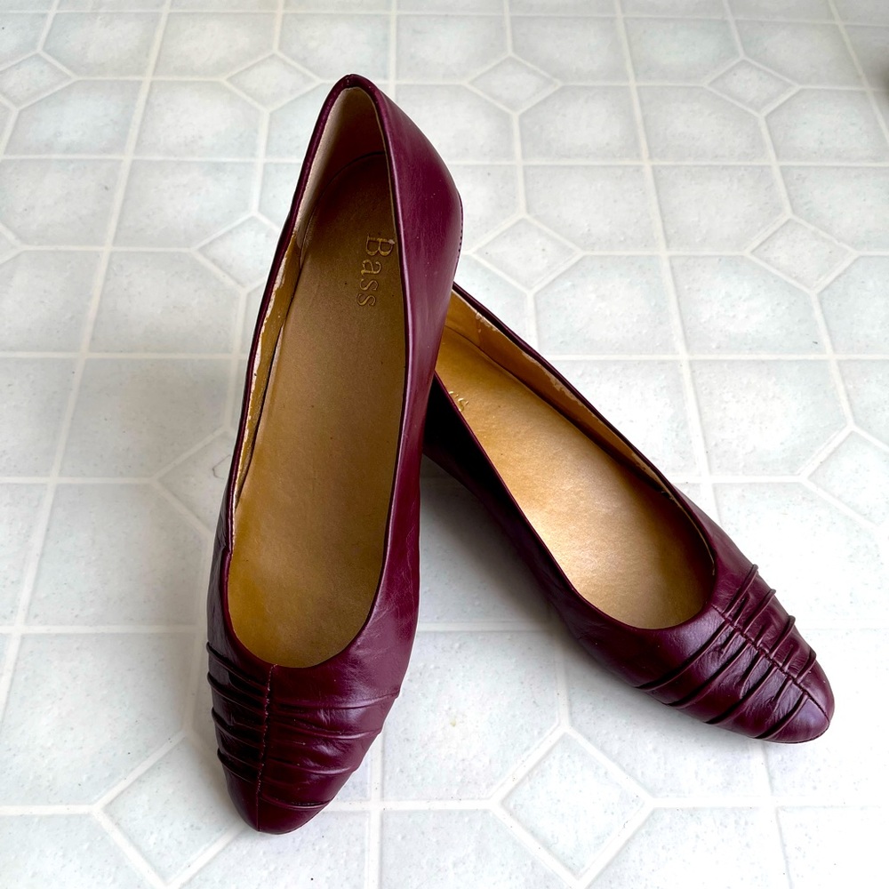 Bass kitten heels 👠 Burgundy colour